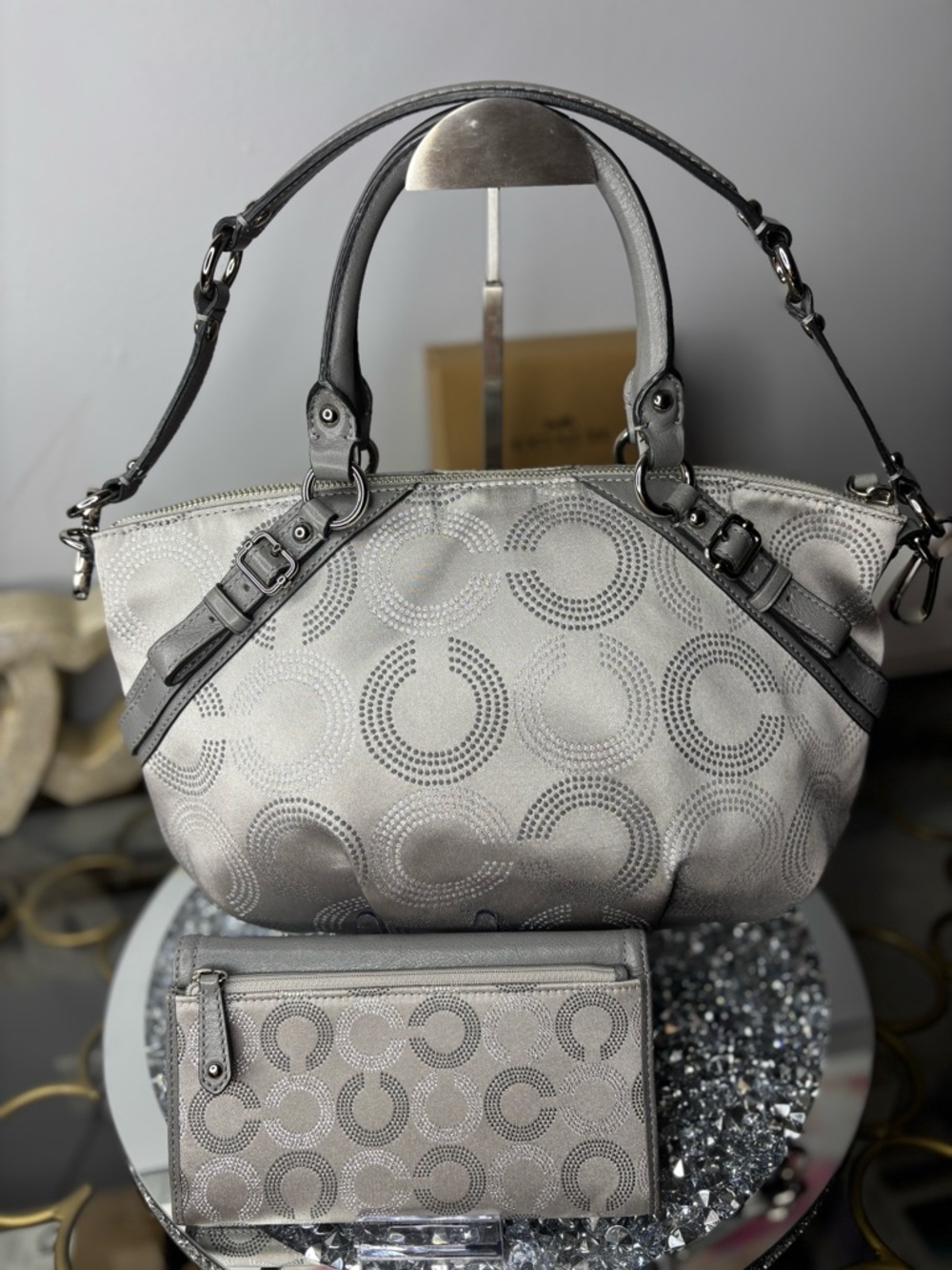 Coach 2010 Madison Dotted Op Art Sophia satchel and matching wallet EUC - Picture 5 of 14